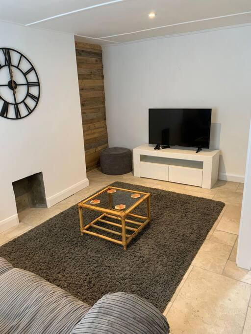 Bryndegwel In Saint Dogmaels, Cardigan- River Views, Free Parking Exteriör bild